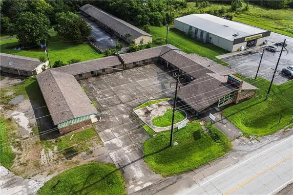 1112 E Main ST, Independence, KS 67301