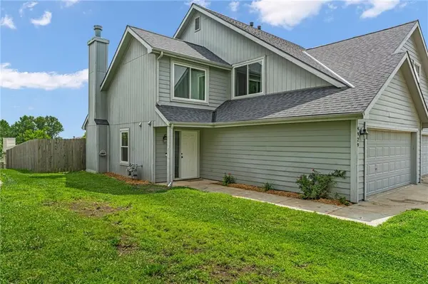 4929 Stoneback PL, Lawrence, KS 66047