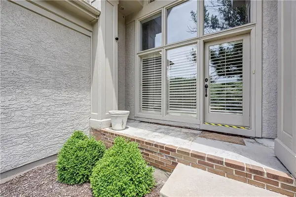 4344 W 132nd TER, Leawood, KS 66209