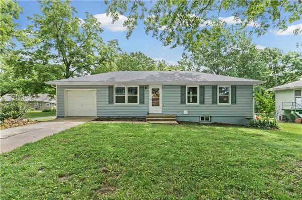 1104 Lexington RD, Pleasant Hill, MO 64080