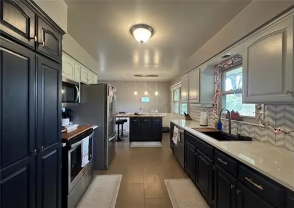 3128 Floral AVE, St Joseph, MO 64506