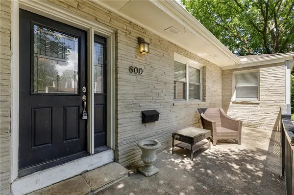 800 E 73rd ST, Kansas City, MO 64131
