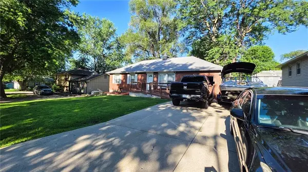 4216 S Cottage AVE, Independence, MO 64055