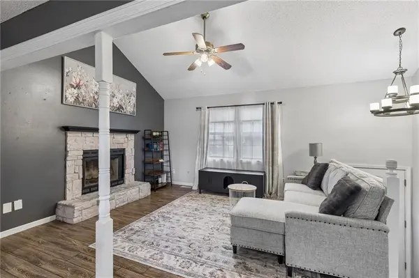112 E Frank ST, Kearney, MO 64060