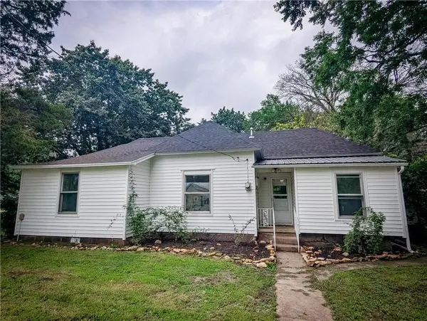 531 E Elm ST, Moundville, MO 64771