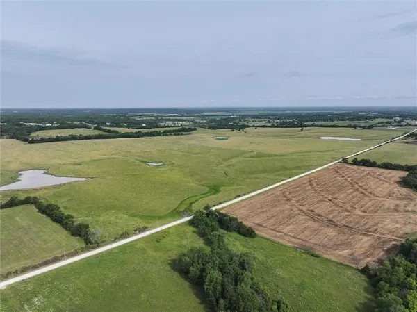 2220 Louisiana RD, Ottawa, KS 66067