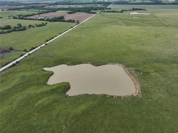 2220 Louisiana RD, Ottawa, KS 66067