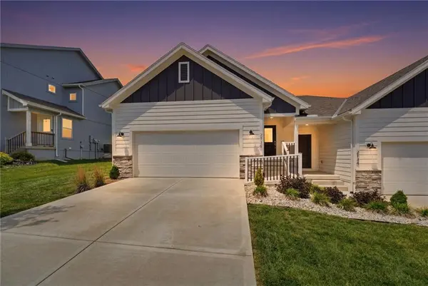 2136 SW Osage DR, Lee's Summit, MO 64082