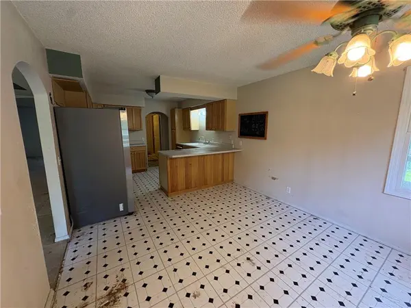 1046 475th RD, Centerview, MO 64019