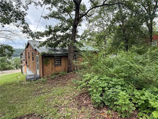 28731 Fir DR, Warsaw, MO 65355