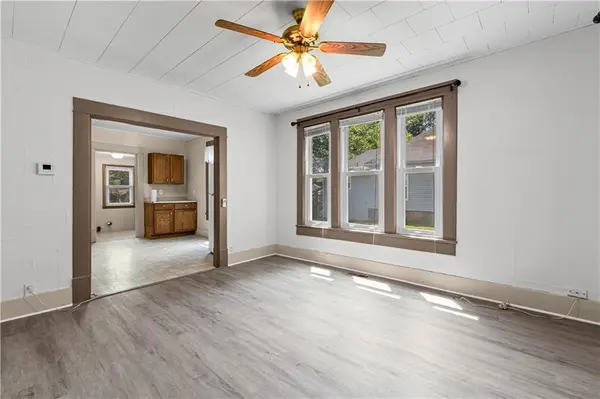 307 E Miami ST, Paola, KS 66071