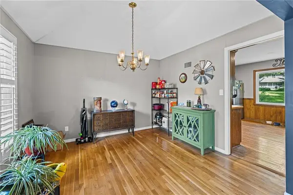 9108 W 106th ST, Overland Park, KS 66212