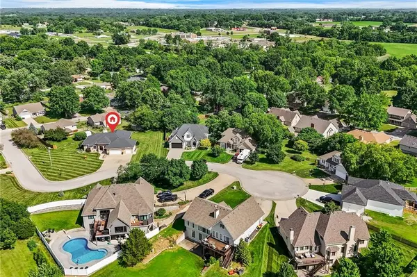 1401 Ann CIR, Excelsior Springs, MO 64024