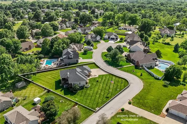 1401 Ann CIR, Excelsior Springs, MO 64024