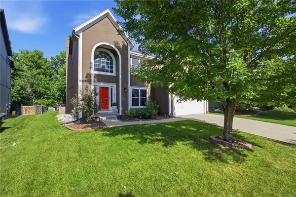 16289 S Lennox ST, Olathe, KS 66062