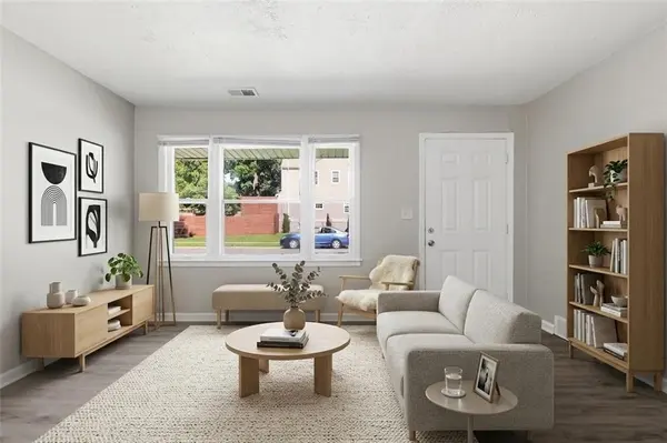 7944 Oak ST, Kansas City, MO 64114