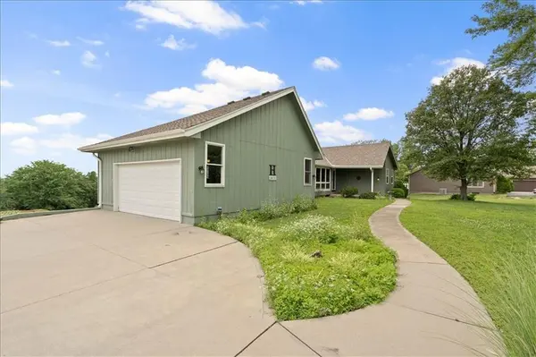 28035 W 89th ST, De Soto, KS 66018