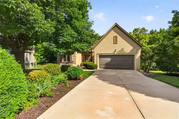 26164 W 109th ST, Olathe, KS 66061