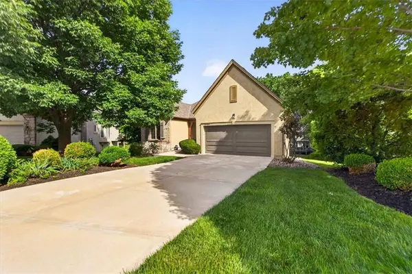 26164 W 109th ST, Olathe, KS 66061