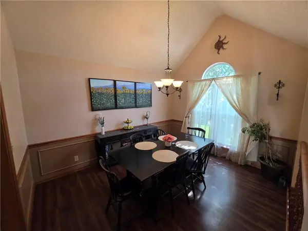 906 Rome CT, Belton, MO 64012