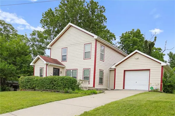 2005 E 34th ST, Kansas City, MO 64109