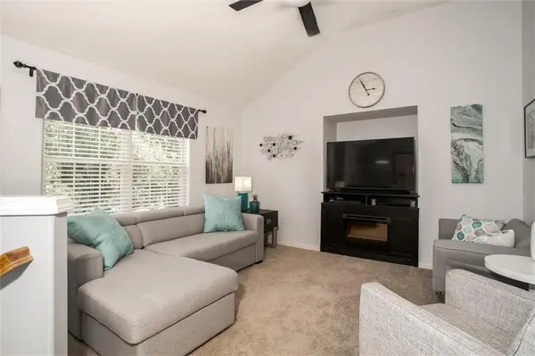 6814 N PONTIAC AVE, Kansas City, MO 64151