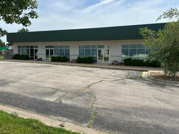 450 N Iowa ST, Lawrence, KS 66044