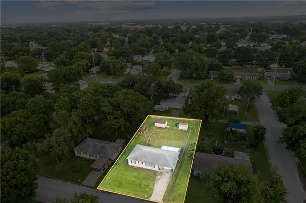 1305 Hibbard ST, Coffeyville, KS 67337