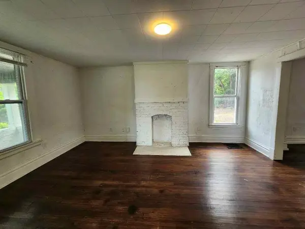2920 Garfield AVE, Kansas City, MO 64109
