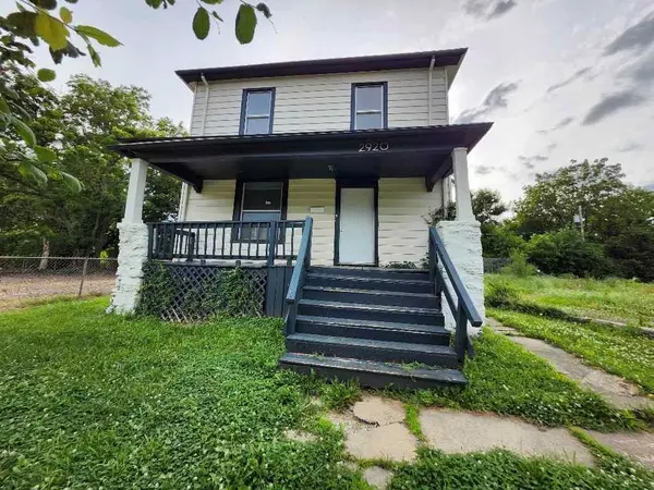 2920 Garfield AVE, Kansas City, MO 64109
