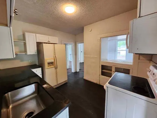 2920 Garfield AVE, Kansas City, MO 64109