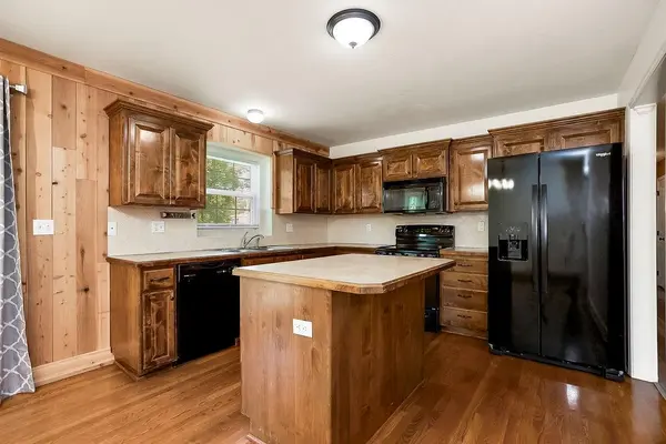 421 Golfview DR, Pleasant Hill, MO 64080