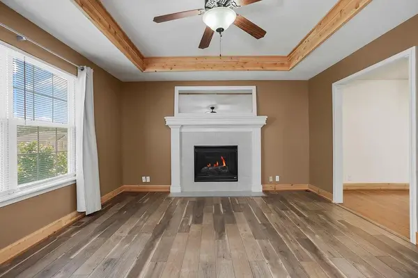 421 Golfview DR, Pleasant Hill, MO 64080