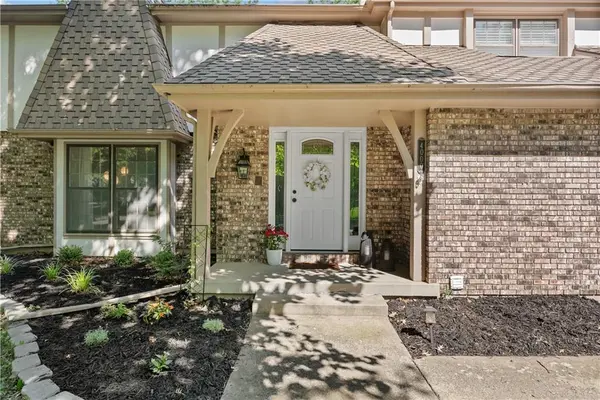 4000 NW Cimarron ST, Lee's Summit, MO 64064