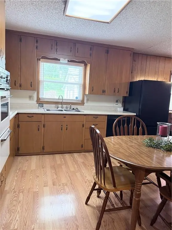 1613 N Mccoy ST, Independence, MO 64050