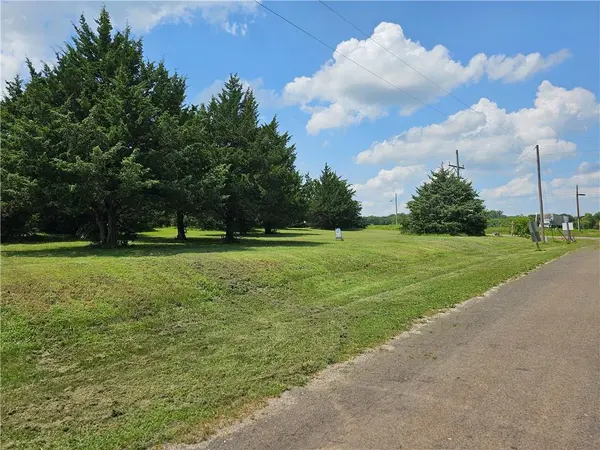 Lot 140 0000 Choctaw LN, Mclouth, KS 66054