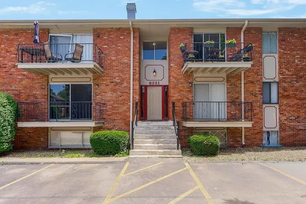 8221 Santa Fe DR #12, Overland Park, KS 66204