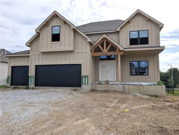 10304 N Oakland AVE, Kansas City, MO 64157