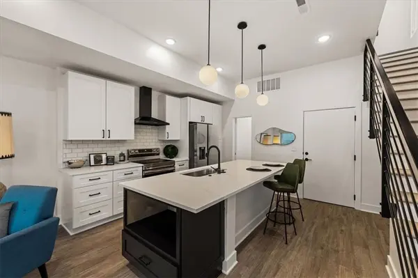 1213 E 29th ST, Kansas City, MO 64109