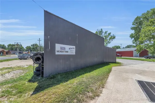 101 N Maple ST, Garnett, KS 66032