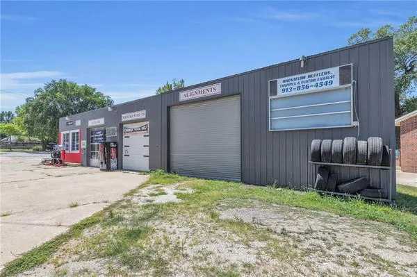 101 N Maple ST, Garnett, KS 66032