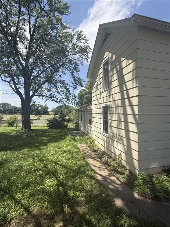 522 N Main ST, Blackburn, MO 65321