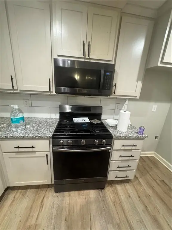 22301 E R D Mize RD, Independence, MO 64057