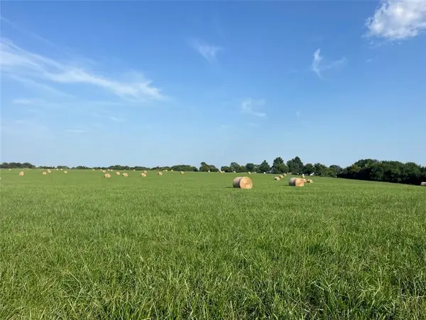 0005 Switzer RD, Louisburg, KS 66053