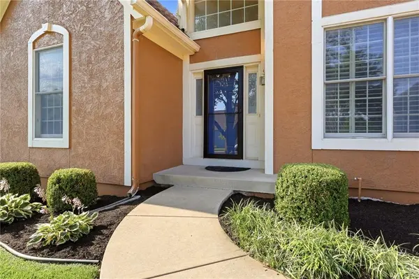 4714 W 139th TER, Overland Park, KS 66224