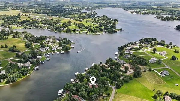 1066 Lake Viking TER, Altamont, MO 64620