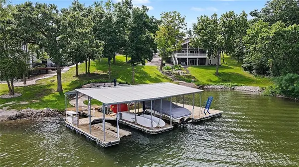 1066 Lake Viking TER, Altamont, MO 64620
