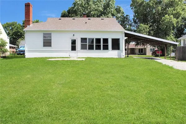 603 W 29th ST, Higginsville, MO 64037