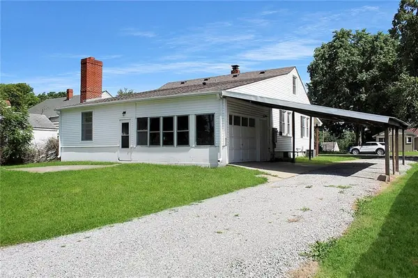 603 W 29th ST, Higginsville, MO 64037