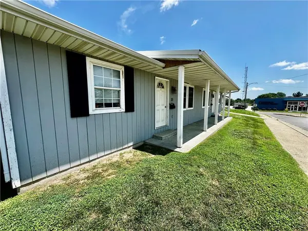 213 E 1st ST, Maryville, MO 64468